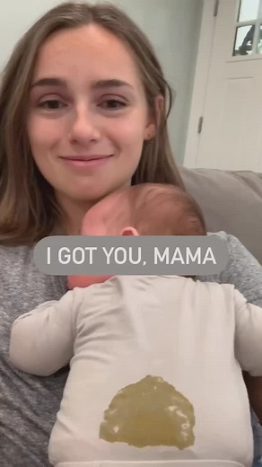 I still have yet to figure how newborn poop defies gravity 🙈 But don’t left those inevitable blowouts ruin your baby’s clothes! This simple stain remover works magic on all kinds of stains! All you do is mix equal parts blue Dawn Dishsoap and Hydrogen Peroxide, spray, let sit if the stain is old and then wash! #bamboobabyclothes #newborntips #newmomtips | Quinn st.