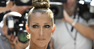 Celine Dion wows crowd with amazing duet