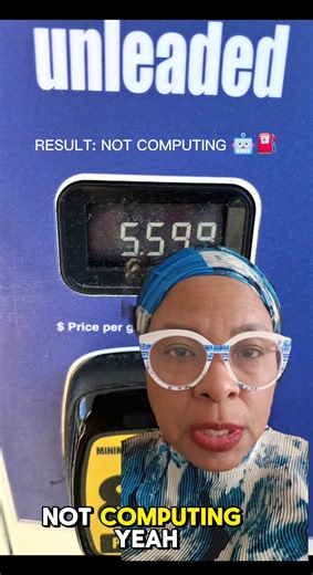 California Gas Prices vs Texas ⛽ R2-D2 Reacts to $5.59 Gas 😳🤖