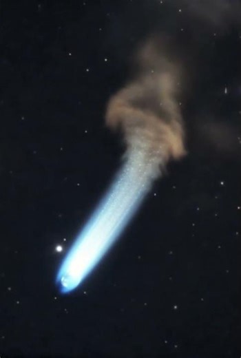 Comet. Comet in space. #comet #stars #3iatlas #solarsystem #space