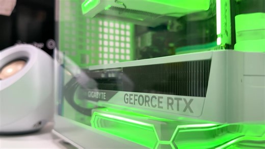 𝐓𝐔𝐑𝐍 𝐘𝐎𝐔𝐑 𝐃𝐄𝐒𝐊 𝐈𝐍𝐓𝐎 𝐀 𝐆𝐀𝐌𝐈𝐍𝐆 𝐌𝐀𝐒𝐓𝐄𝐑𝐏𝐈𝐄𝐂𝐄! ✨🎮 Watch how the 𝐄𝐥𝐢𝐭𝐞 𝐒𝐢𝐠𝐦𝐚 𝐓𝐊-𝟎 𝐖𝐡𝐢𝐭𝐞 𝐃𝐞𝐬𝐤𝐭𝐨𝐩 𝐆𝐚𝐦𝐢𝐧𝐠 𝐏𝐂 blends performance and elegance to create a truly stunning setup. With 𝐀𝐌𝐃 𝐑𝐲𝐳𝐞𝐧 𝟕 𝟳𝟳𝟎𝟎, 𝐆.𝐒𝐤𝐢𝐥𝐥 𝟑𝟐𝐆𝐁 𝐃𝐃𝐑5 𝐑𝐀𝐌, 𝐑𝐓𝐗 𝟓𝟎𝟔𝟎 𝐓𝐢 𝐎𝐂, and 𝐋𝐞𝐱𝐚𝐫 𝟏𝐓𝐁 𝐍𝐕𝐌𝐞 𝐒𝐒𝐃, it delivers blazing-fast gaming while fitting perfectly on your tabletop. Its 𝐩𝐫𝐞𝐦𝐢𝐮𝐦 𝐰𝐡𝐢𝐭𝐞 𝐈𝐓𝐗 𝐜𝐚𝐬𝐞 and �