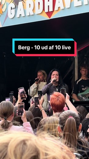 Berg spiller '10 ud af 10' live for første gang