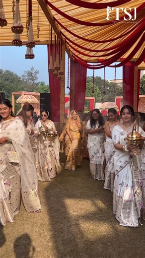 Wedding Content Creators✨ | The Social Journey™️ on Instagram: "An entry filled with love and emotions🥹🤍 Shot and edited by: @thesocialjourney.bts Couple: @nainajisharmagayi @akshata.narain Planners: @signatureweddingsbyjashnn trending, bridal entry, couple, bride, bride entry, viral, wedding bys, wedding social media, the social journey, bridal entry ideas, bride entry ideas, viral bridal entry"