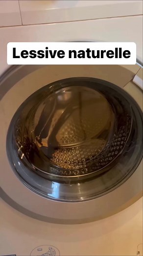 1.2M views · 10K reactions | La lessive à la cendre est écologique, économique, facile à faire, convient pour tout type de linge (bon, sauf peut être votre petit chemisier en soie..), et très facile à faire ! (Détail de la recette en commentaire ) #lessive #lessivenaturelle #lessivemaison #diy #zerodechet #ecologie #zerowaste #faitmaison #astuce #lejardinestlarecette #lessiveaulierre #lessivealacendre #naturel #ecology #ecolo | Le jardin est la recette | Facebook