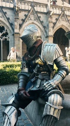 Ruben on Instagram: "Real life Dark Souls armor made by me, I never posted a good showcase of the armor. Elite Knight armor set from the Dark Souls Trilogy! Costume is handmade and worn by me. Filmed by @vecosplays #armor #darksouls #eldenring #knight #fantasy #darkfantasy #cosplay"