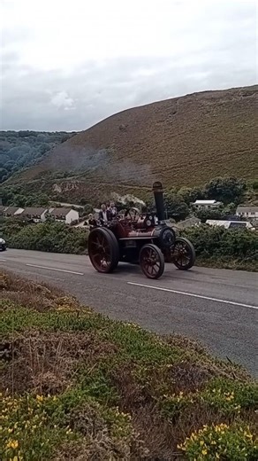 Burrell Devonshire traction engine climbs engine hill Porthtowan 2025