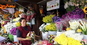Con flores, nostalgia y recuerdos se corona a nuestros fieles difuntos en Honduras