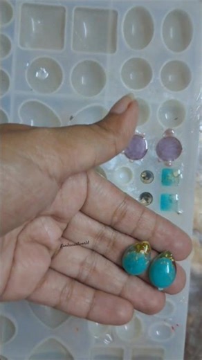 Resin earrings ✨️ #resinart #diy #shortsvideo