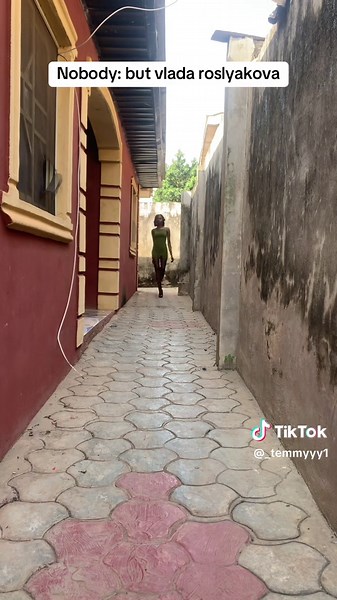 Mastering the Catwalk: Vlada Roslyakova's Walk Tips