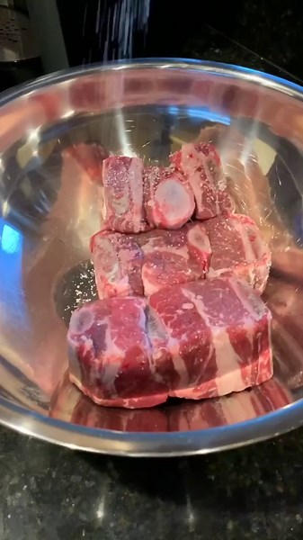 Delicious 24-Hour Braised Short Ribs Recipe