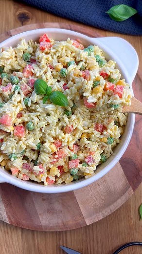 Bunter Reissalat mit Curry 🍚🍛🌈 Zum Rezept 👉 https://www.foodwerk-blog.de/bunter-reissalat-mit-curry/ Alle Rezepte findest du auf meinem Blog: www.foodwerk-blog.de 🌟 | foodwerk.de