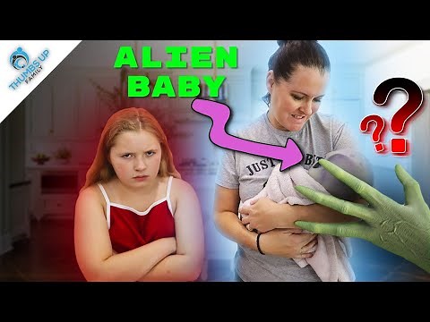 The BABY ALiEN Had an Accident! Thumbs Up Family Babysits the Baby Alien MOM