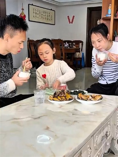 Hilarious Chinese Comedy Skits That Will Make You Laugh