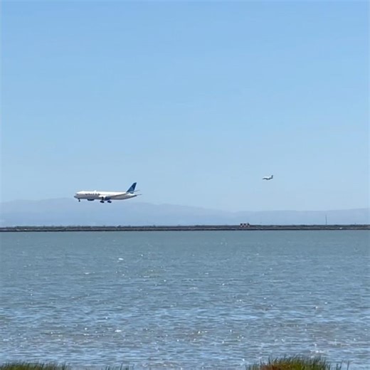A Takeoff To A Parallel Landing! Beautiful San Francisco Planespotting! #viral