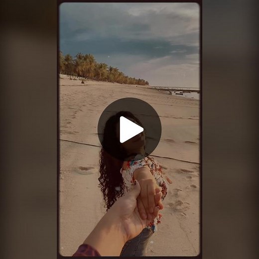 Beach Walk: A Heartwarming Moment Between Mother and Daughter