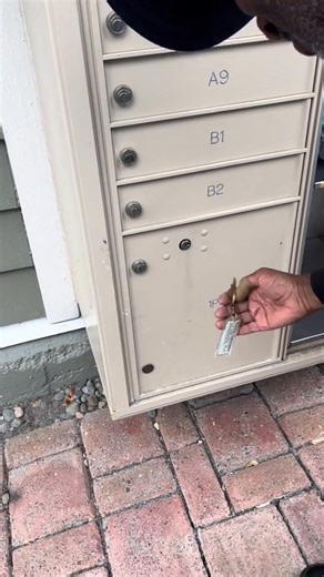 What do when you get a package from USPS explained by carrier. #fyp #amazon #mailtheft #mailman #usps #howto #mailtok | Anthony Reed