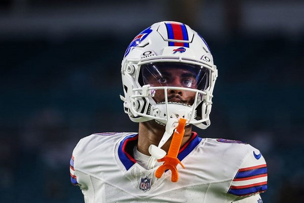 Some NFL players have two mouth guards - why?