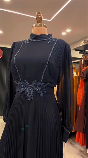 عروضنا الجميلة ماتكملش وكل يوم فيه جديد 🌸🤍 الفستان الأفخم ع الاطلاق🤍✨ أناقتك تكتمل بي أرقي فستان من أوسكار للأزياء 💃🥰 العنوان 📍 جنزور شارع 2000🤍🌸 السراج شارع البغدادي🤍🌸 للحجز والإستفسار التواصل عبر رسائل الصفحة📩 يوجد لدينا خدمة توصيل الي كافة مدن ليبيا 🚗 | اوسكار للأزياء