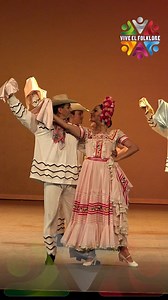 270K views · 20K reactions | Guerrero por el Ballet Folklórico de México de Amalia Hernández #jarochos #balletfoklorico #folklore #viveelfolklore #vivemexico #sones Video protegido con Copyright (Derechos de Autor) | Vive el Folklore | Facebook