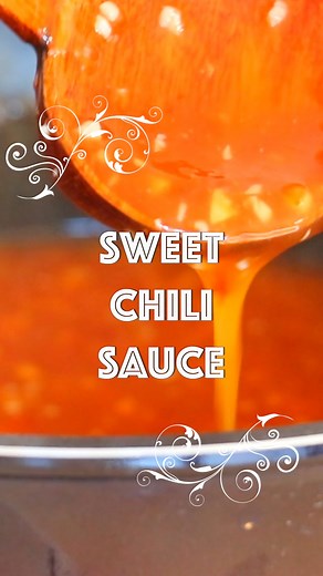 The BEST Sweet Chili Sauce Recipe #sweetchilisauce #sweetandsoursauce #asianreicpe #sweetchili #asianfoodforyou Printable Recipe: https://cicili.tv/sweet-chili-sauce-recipe/ Ingredients: 1 cup water 1 tablespoon rice vinegar 3 tablespoons ketchup 3 tablespoons sugar 1 tablespoon sambal oelek 3 garlic cloves, minced 1 tablespoon cornstarch 3 tablespoons water | CiCi Li