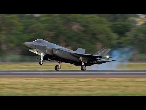 Jet F-35 Landing Gear Collapses After Landing at Hill