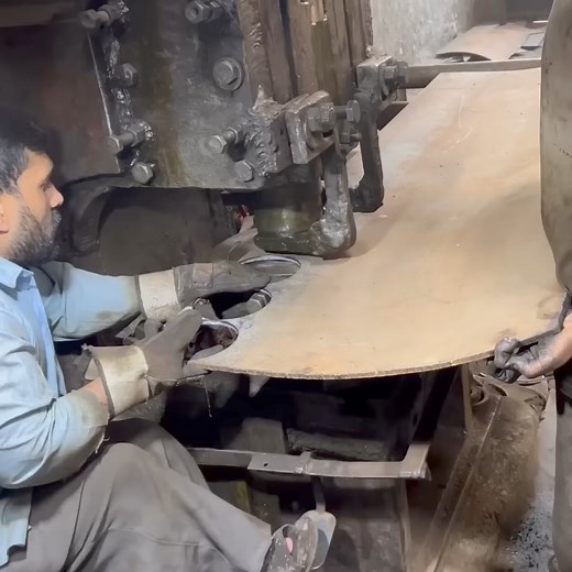 2.8M views · 44K reactions | Manufacturing Marvel Chain Sprocket With Amazing Skills #factory #manufacturer #industrial #facts #manufacturing #design #industry #fact #factor #fashion #urbex #faction #photography #architecture #wholesale #engineering | Moodern Cars | Facebook