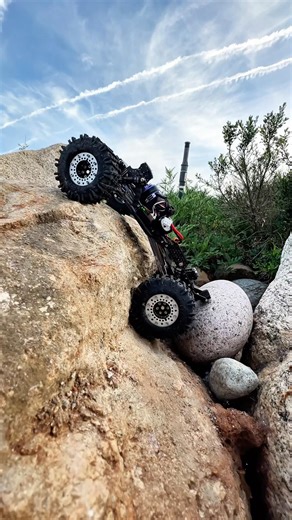SCX24 Crawling