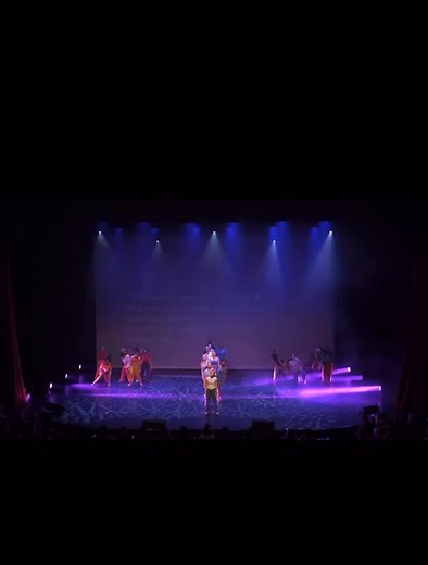 #studiovibes83 #coursdedanse #danse #dansecontemporaine #danseclassique #moderndance Cours ado 2 , modern 🧠 @virginie_granet @studiovibesgranet Vidéo @jeremy_bergoin | Studiovibes Granet