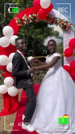 African weddings stay winning and this moment proves it. 👰🏽💍