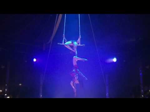 Senchihina Twins - Trapeze Fixe - Palazzo Stuttgart