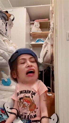 Can you stop pointing 😂😂 #comedy #viral #funny #comedyskit #funnyvideo #viralvideo #fyp #bighead | Diana Rantamaki Vlogs