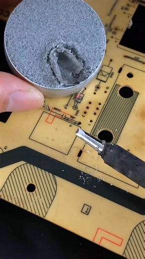 387K views · 633 reactions | Soldering Iron Tip Restoration – Easily Revive It to a Bright, Like-New Shine! ⚡ #SolderingIron #TipRepair #DIYTools #Welding | LCDrepairguide | Facebook