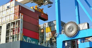 Port work - unloading containers