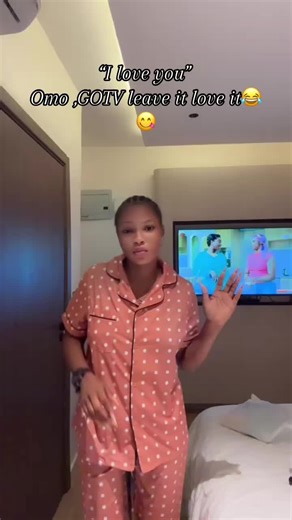 Exploring Crazy Humor on Social Media Apps