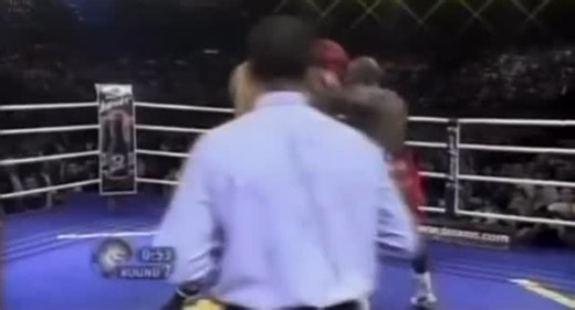 World Boxing History | 🥊 Nikolai Valuev 🇷🇺 vs Evander Holyfield 🇺🇸 📅 December 20, 2008 📍 Hallenstadion, Zurich, Switzerland 🏆 WBA Heavyweight World Title 🥇 Valuev... | Instagram