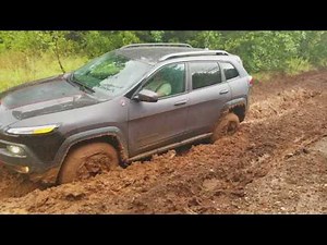 Cherokee Trailhawk Mud Flinging - Crossbar Ranch, Okla