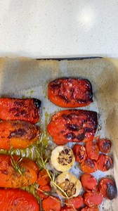 Hey beautiful friends! 🌟 To get your copy of the Fasta Pasta eBook, click the link https://easyrecipegang.com.au/product/fasta-pasta-easy-weeknight-pasta-recipes/ I’m super excited to share my absolutely favorite Roasted Red Pasta Sauce recipe with you! 🍝 Perfect for a cozy night in, this sauce is made with love and delightful flavors. 🥰 🍅 Ingredients: - 250g cherry tomatoes - 2 big red capsicums, cut in 4 - 2 bulbs garlic - 2 sticks rosemary - 1/2 cup olive oil - 1/2 cup pasta water - 500g 