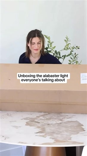 The alabaster light that’s taking over interiors ✨ Natural stone, soft glow, pure elegance. @ilonna_savchuk #alabaster #homelighting #luxurychandelier #modlighting | MOD LIGHTING