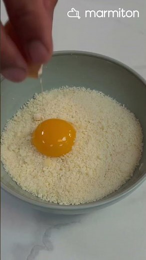 With 4 ingredients, you can make the best carbonara noodles (peace and love Italians)