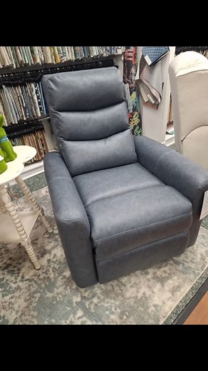 Because BLUE is the perfect color! #homedecor #fabricstore #interiordesign #chairs #inhomedesign #sofasale | Lisa Horne Pendry