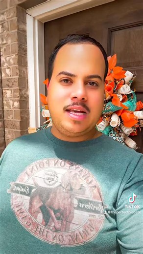 🍂🎃 Fall is here, and so is our adorable scarecrow leopard teal-themed mesh wreath! 🌼✨ This charming creation features cute arms, legs, and a delightful head, all beautifully adorned with stunning ribbons. It's the perfect touch to warm up your home this season! Get ready to welcome autumn with this fun and festive decoration. 🐆💙 #FallDecor #ScarecrowWreath #AutumnVibes #Fyp #ThePerfectPieceTx | The Perfect Piece Tx