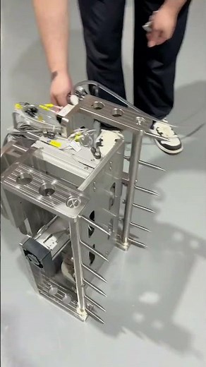 Robotic Gripper for Powder Bag Handling & Feeding 🔧#depalletizing #gripperreview #gripper #grippers