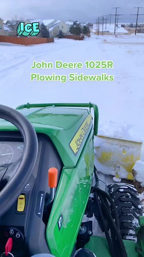 Plowing Sidewalks with 1025R #johndeere #johndeere1025r #1025r #tractortok #tractor #snow