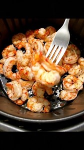 In less than 10 minutes, you can have the most incredible air fryer shrimp to serve! They turned out so plump and tender- it’s hard to believe they were cooked in the air fryer. The best part is you can make this straight from frozen shrimp – no thawing needed! | Air Fryer: Easy Recipes