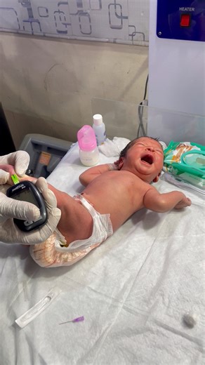 A newborn baby sugar checkup is an important part of early care to ensure the baby’s blood glucose level is normal. Regular monitoring helps detect low or high blood sugar early, especially in premature babies, low-birth-weight infants, or babies of diabetic mothers. Timely sugar checkups guide proper feeding and treatment, helping prevent complications and supporting healthy growth. | Neonatal Hub