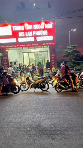 Trung Tâm Ngoại Ngữ Ms Lan Phương tuyển sinh các lớp Tiếng Anh năm 2025. 1. Tiếng Anh giao tiếp trẻ em từ 2014-2021( học các kỹ năng giao tiếp ngữ pháp) 2. Lớp luyện thi chứng chỉ Toefl Cambridge hùng biện tiếng Anh) 3. Ngữ pháp tiếng Anh dành cho hs lớp 6- lớp 9 4. Lớp ôn thi cấp 3 💥Đội ngũ giáo viên giỏi, chuyên nghiệp, kinh nghiệm. 💥Giáo trình chuẩn quốc tế 💥Lộ trình học xuyên suốt, bài bản. Học phí 400k/ tháng/ 8 buổi. Ms Lan Phương luôn có chương trình ưu đãi. Inbox để được tư vấn hoặc g