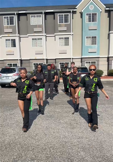 ITS RODEOOO DAY 💚🔥 #trailride #linedance @Da Individual Steppaz💙🔥 @Countrychrome_steppaz