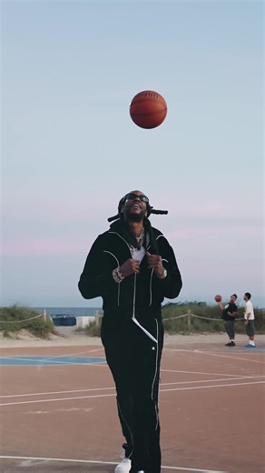 🗣Last Call 🚨 your chance to come with me courtside to the hawks vs Grizzlies game ends in a week! Listen to the Voice and get your copy 2chainzbook.com