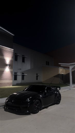 Nissan 370Z Enthusiast: Car Community Vibes
