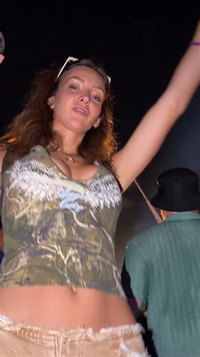 RACHEL COOK on Instagram: "wanna party w me? ✨"